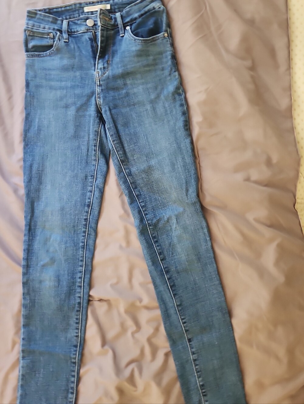 Levi's Women's Skinny Jeans in Medium Blue Wash
